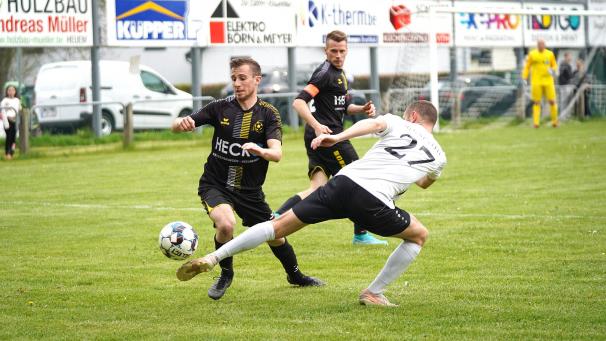 <p>Im Mai 2023 bildete St.Vith die vorletzte Hürde auf dem Bütgenbacher Weg Richtung 2. Provinzklasse. Auch nun wollen Tom Kerstges (links) und Co. dem scheinbar übermächtigem RFC in die Suppe spucken.</p>