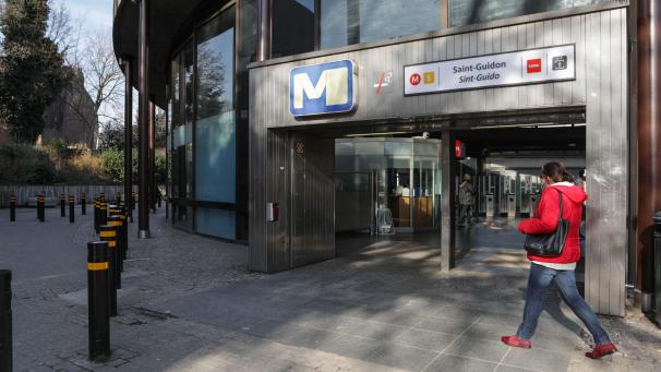 <p>Ein Blick auf die Metro-Station Saint Guidon in Anderlecht</p>