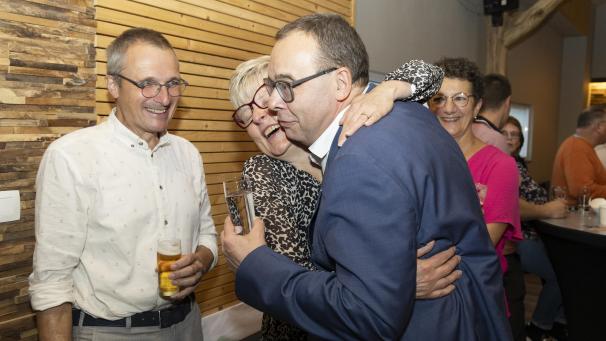 <p>Jubel bei DNA in Büllingen: Rainer Stoffels wird neuer Bürgermeister.</p>