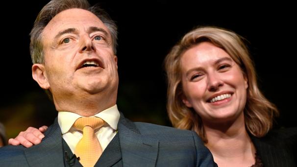 <p>N-VA-Wahlparty: Bart De Wever und Els van Doesburg, seine potenzielle Nachfolgerin im Rathaus von Antwerpen, wenn er Premierminister werden sollte.</p>