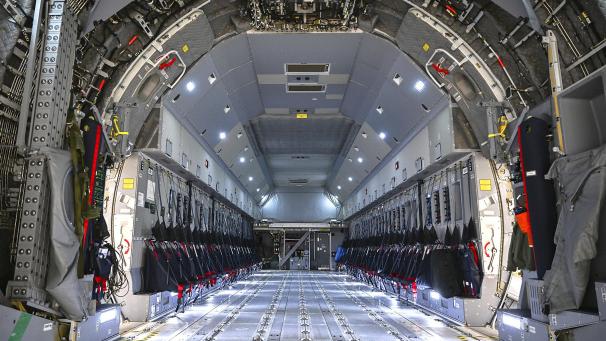 <p>Leeres Truppenflugzeug? Die Landesverteidigung warnt vor einer neuen Pensionsregelung.</p>