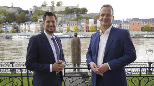 <p>Ministerpräsident der Wallonischen Region Adrien Dolimont und DG-Ministerpräsident Oliver Paasch (v.l.) in Namur</p>