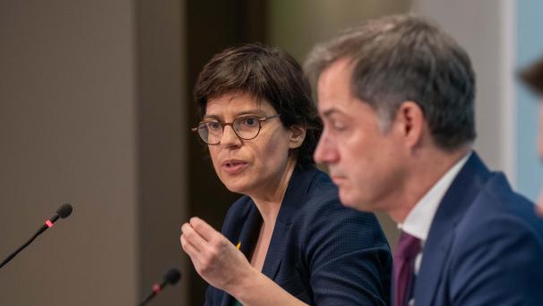 <p>Tinne Van der Straeten bei einer Pressekonferenz Ende letzten Jahres in Brüssel</p>