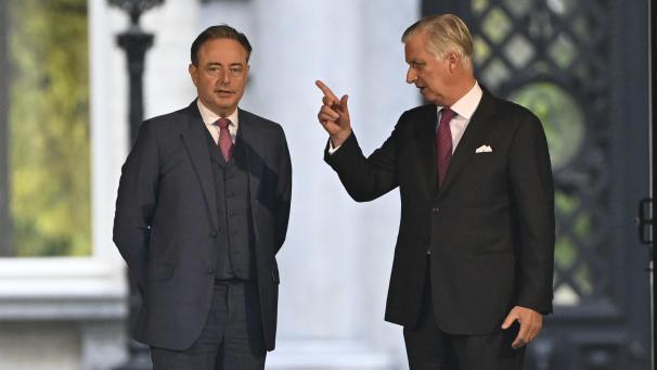 <p>König Philippe (rechts) hat am Mittwoch erneut Bart De Wever (links) empfangen.</p>