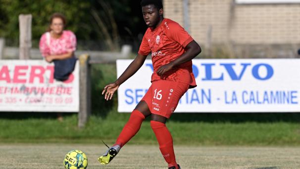 <p>Der KSC Lontzen (Natan Antonio in Aktion) unterlag Trois-Pontsin der vorgezonenen Partie des zwölften Spieltags.</p>