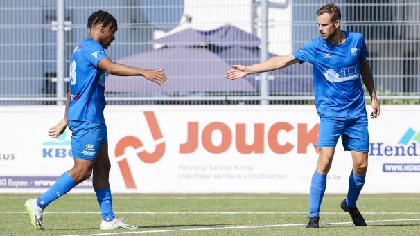 <p>Eupen (hier Pascal Nzuzi und Alessio Krafft) ist gegen Oppagne im Einsatz.</p>