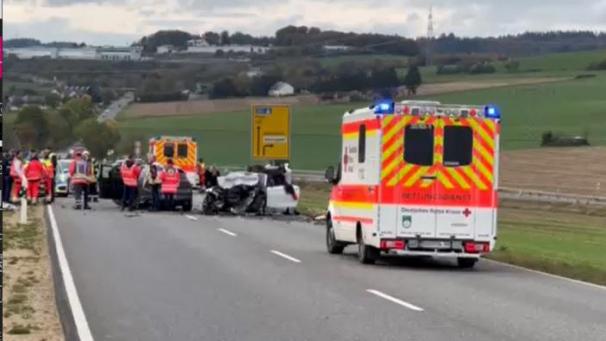 <p>Ein aus Richtung Prüm kommendes Fahrzeug war in den Gegenverkehr geraten.</p>