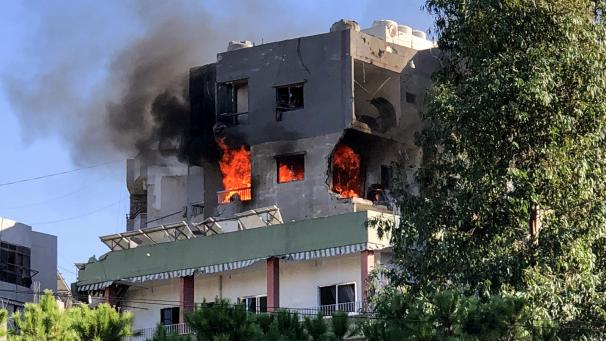 <p>Bei einem neuen Luftangriff in einem Vorort der libanesischen Hauptstadt Beirut hat das israelische Militär nach eigenen Angaben den Leiter der Raketeneinheit der Hisbollah-Miliz getötet.</p>