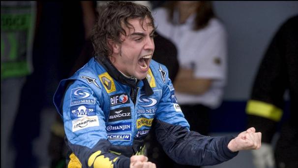 <p>Fernando Alonso feiert 2005 mit 24 Jahren seinen ersten Weltmeistertitel</p>
