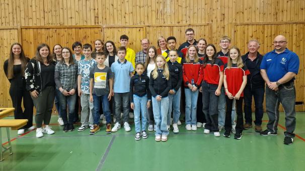 <p>Gruppenfoto aller geehrten VDT-Sportler des Jahres 2024</p>