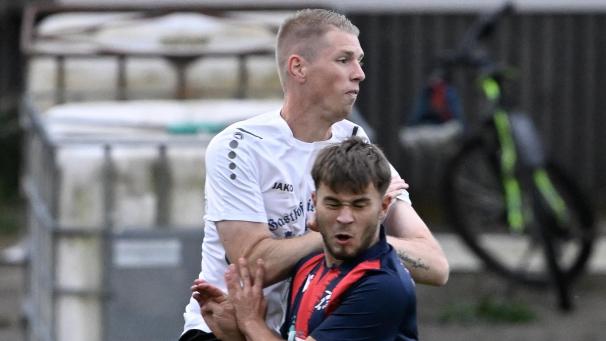 <p>Corentin Servais (links) verhinderte am zweiten Spieltag, dass Elsenborn die St.Vither Siegesserie im Keim erstickte.</p>