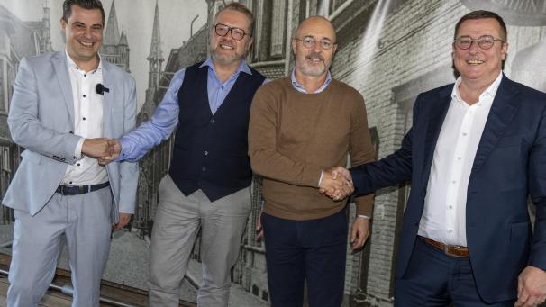 <p>Sam Weyts, Dominique Stove, Kurt Grymonprez und Filip Buyse bei der Vorstellung der neuen Koalition.</p>