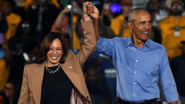 <p>Kamala Harris gemeinsam mit Ex-Präsident Barack Obama</p>