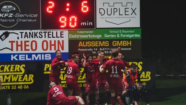 <p>Da steht es rot auf schwarz: Lontzen lässt der Union Walhorn im Derby keine Chance.</p>