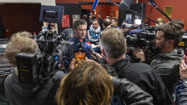 <p>Joris Vandenbroucke, Vorsitzender von Vooruit Gent, war federführend beim Zustandekommen des Koalitionsabkommens mit der N-VA. Nach dem Nein der Parteimitglieder trat erzurück.</p>