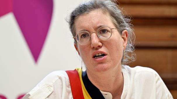 <p>Catherine Moureaux, PS-Bürgermeisterin von Molenbeek, schmiedet an einer Koalition mit der PTB.</p>