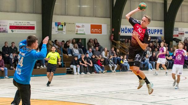 <p>Yanis Thevissen und der HCER sind in Izegem zu Gast.</p>