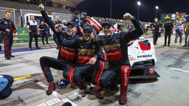 <p>Lotterer-Vanthoor-Estré (Porsche) feiern den WM-Titel.</p>