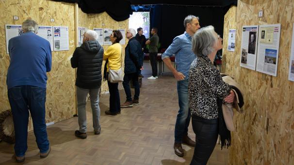 <p>Die Ausstellung „Gefallene und Vermisste der Pfarre Schönberg 1940-45“ stieß bei ihrer Eröffnung auf große Resonanz seitens der Bevölkerung.</p>