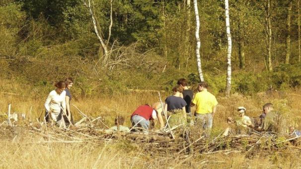 <p>Naturpflege: Natagora-BNVS bindet die lokale Bevölkerung aktiv in ihre Projekte ein, um ein breites Engagement für den Naturschutz zu fördern.</p>