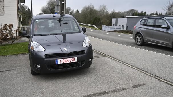 <p>In einer Testphase werden die Protokolle des mobilen Radargeräts der Polizeizone Eifel wieder auf Deutsch verschickt.</p>
