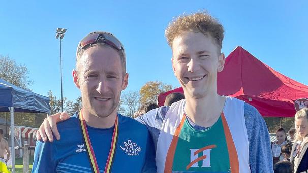 <p>Francis Rauw (links) und Simon Lambertz nach dem Lauf in Francorchamps</p>