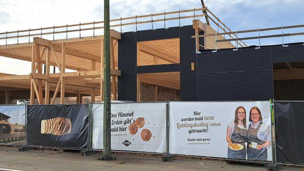 <p>Immer in Bewegung: Die Bäckerei Fonk baut nicht nur eine neue Backstube mit Verkaufsraum und Kaffeestube in St.Vith, sondern konnte in diesem Jahr auch die Zertifizierung als „B Corp“ erfolgreich abschließen.</p>