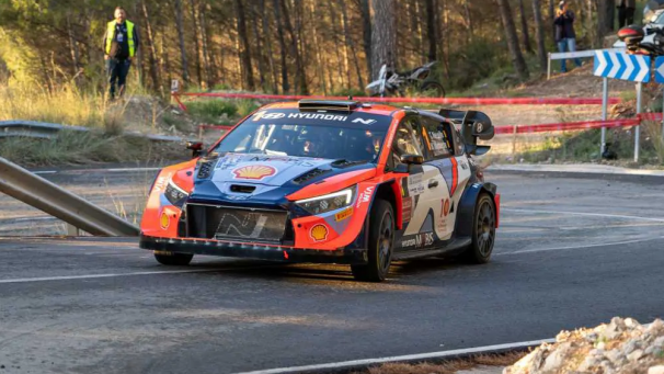 <p>Thierry Neuville (Hyundai) bei der Rallye La Nucia Mediterraneo.</p>