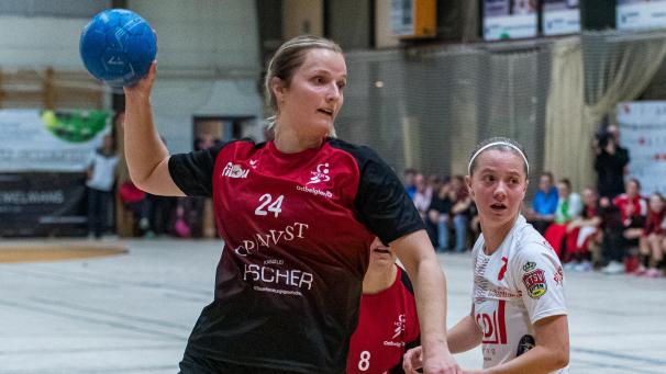 <p>Eynatten-Raeren (Dina Josten in Aktion) entschied das Topduell mit Bilzen für sich.</p>