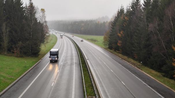 <p>Der neue Windpark soll unweit der Autobahn E42 auf Kaiserbaracke entstehen.</p>