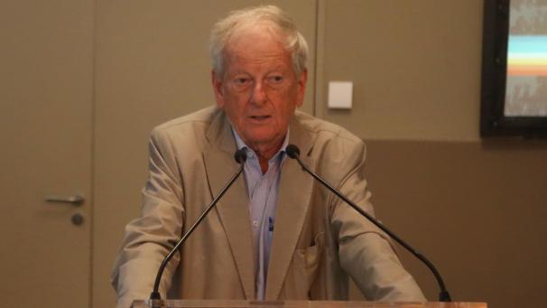 <p>Die Abschiedsrede des scheidenden Schöffen André Denis (Alternative) lässt einen Rückzug vermuten.</p>