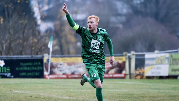 <p>Unverhofft der Büllinger Matchwinner: Doppelpacker Benedict Röder ließ seine Standardstärke wieder sprechen.</p>