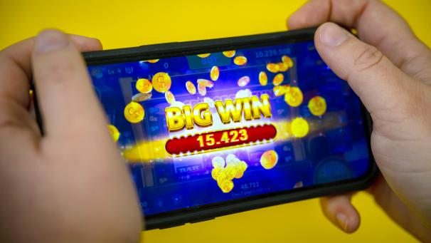<p>Illegale Glücksspielseiten verlocken junge Spieler: Fast die Hälfte der 18- bis 21-Jährigen ist betroffen.</p>