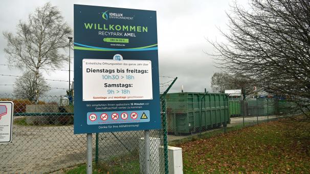 <p>Zum ersten Mal seit 2017 müssen die Müllsteuern und die Gebühren auf die Müllsäcke in der Gemeinde Amel ab 2025 (kräftig) angehoben werden, um den gesetzlich vorgesehenen Deckungsgrad bei den Entsorgungskosten zu erreichen. Das Foto zeigt den Recypark in Medell.</p>