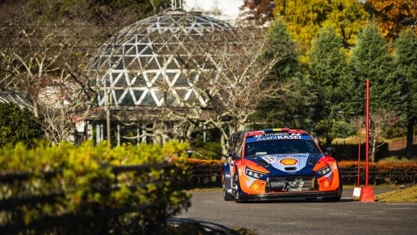<p>Thierry Neuville in Japan in Aktion</p>