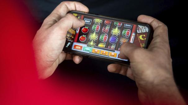<p>Belohnugssysteme können Jugendliche zum Glückspiel verleiten.</p>