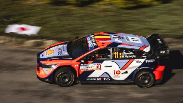 <p>Thierry Neuville bei der Rallye Japan in Aktion</p>