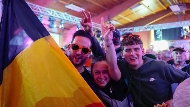<p>Party in schwarz-gelb-rot: Fans aus dem ganzen Land feierten in Deidenberg den ersten WM-Titel des Ostbelgiers Thierry Neuville.</p>