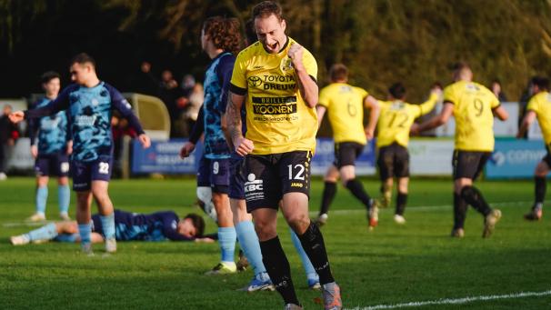 <p>Cédric Laschet schiebt Raeren an Kelmis vorbei.</p>