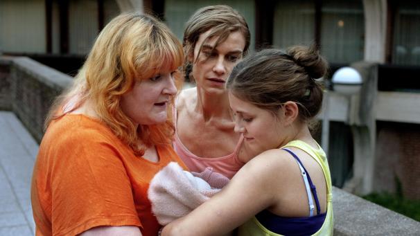 <p>Rosita - gespielt von Daphne Agten (links) - ist eine gut gelaunte, sympathische Frau, die sich sehnlichst Kinder wünscht.</p>