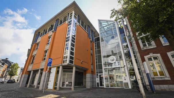 <p>Im Fachbereich Lokale Behörden und Kanzlei im Ministerium laufen die Fäden der Gemeindeaufsicht zusammen. Politisch verantwortlich ist Ministerpräsident Oliver Paasch.</p>