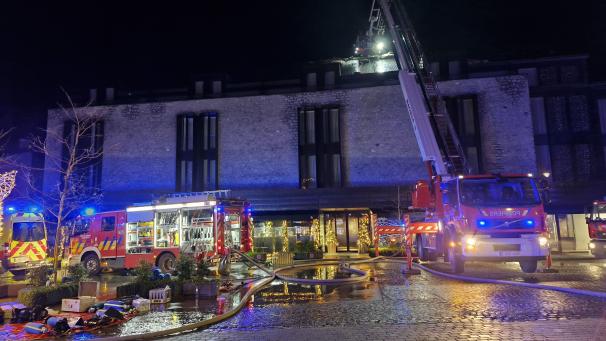<p>Die Rettungskräfte waren am Montagabend mit einem Großaufgebot vor Ort.</p>