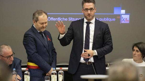 <p>Daniel Hilligsmann (rechts) wird die Geschicke der Gemeinde Kelmis während der nächsten sechs Jahre leiten.</p>