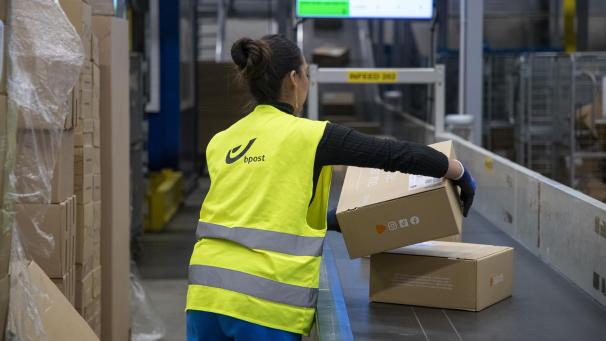 <p>Bpost bewältigt eine Paketflut in der Vorweihnachtszeit.</p>