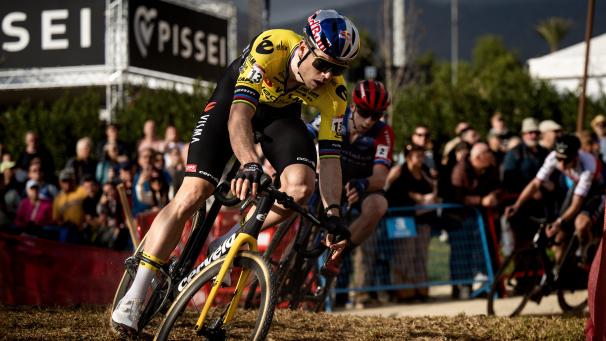 <p>Die Cyclocross-Saison beginnt für Wout van Aert in Mol.</p>