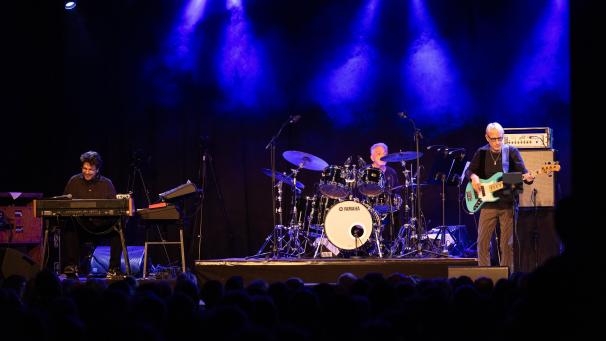 <p>Mit der Verpflichtung von Steve Gadd, eine der emblematischsten Figuren der Musik der letzten fünfzig Jahre, hat sich der 26-jährige Simon Oslender einen Traum erfüllt.</p>