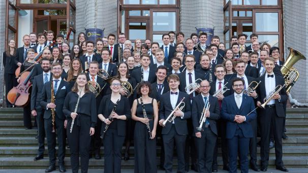 <p>Die Bläserphilharmonie Aachen, in der auch einige Ostbelgier aktiv sind, tritt am 13. und 15. Dezember in der Aula des Hauptgebäudes der RWTH Aachen auf.</p>