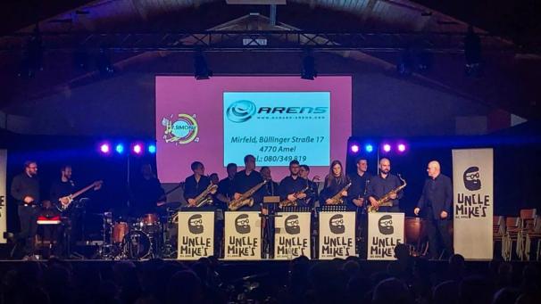 <p>Als Gastensemble unterhielt die Uncle Mike’s Big Band das Publikum.</p>
