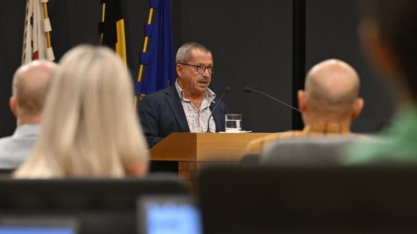 <p>Das Parlament der DG diskutiert die geplanten Investitionen und Sparmaßnahmen in den Bereichen Sport, Kultur, Tourismus und Ehrenamt. Der PFF-Abgeordnete Gerhard Löfgen (Bild) sprach sich für eine starke Medienlandschaft in der DG aus.</p>
