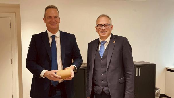 <p>In Brüssel traf DG-Ministerpräsident Oliver Paasch (ProDG) Mittwoch seinen flämischen Amtskollegen Matthias Diependaele (N-VA).</p>